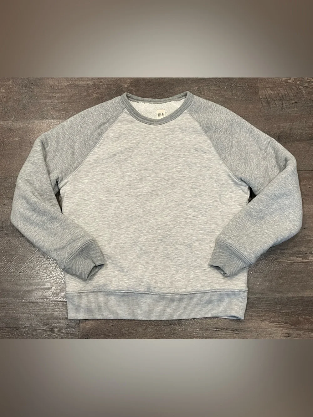 GAP Men's Heather Light Gray Terry-lined Raglan Crewneck Sweatshirt Size Medium